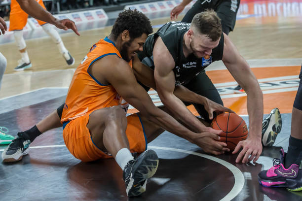 仅凸显了中 仅凸显了中