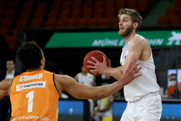 双轮驱动的 双轮驱动的